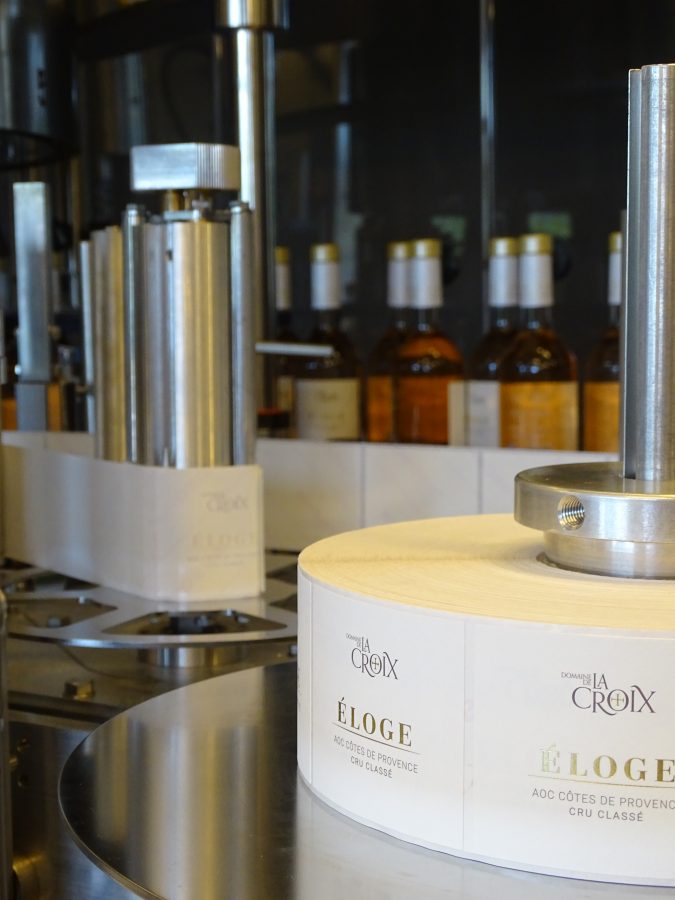 Production du Vin éloge du Domaine De La Croix